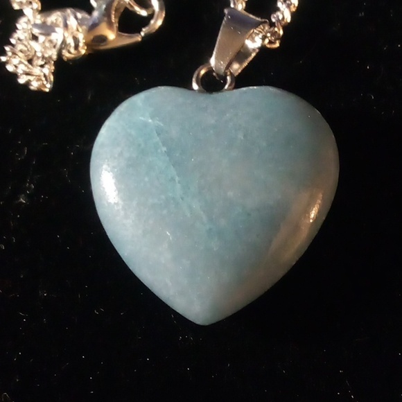 💝2/$20💝 NIP - Purple Agate Heart Shape Stone Pendant Necklace - Picture 4 of 6